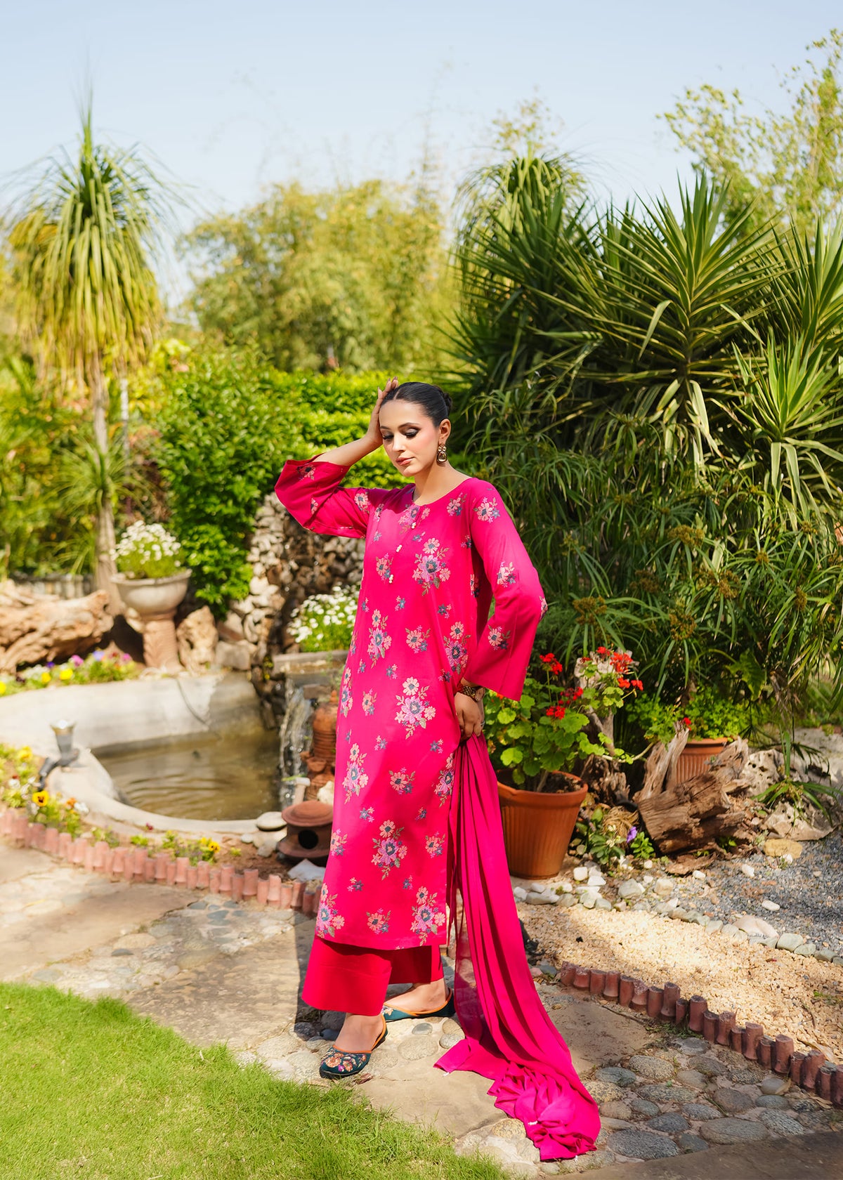 Daisy – Shocking Pink Embroidered 3 Piece Suit